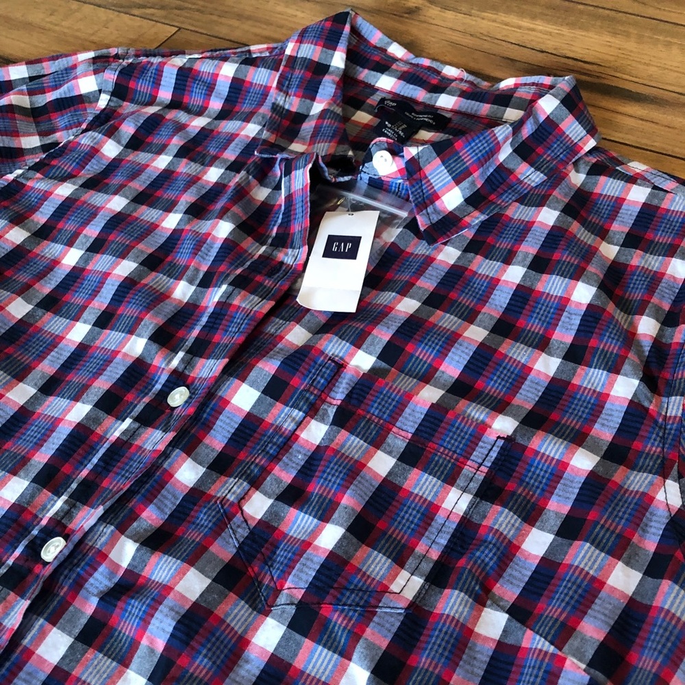 NWT Gap Red, Blue, Black & White Plaid Button Down